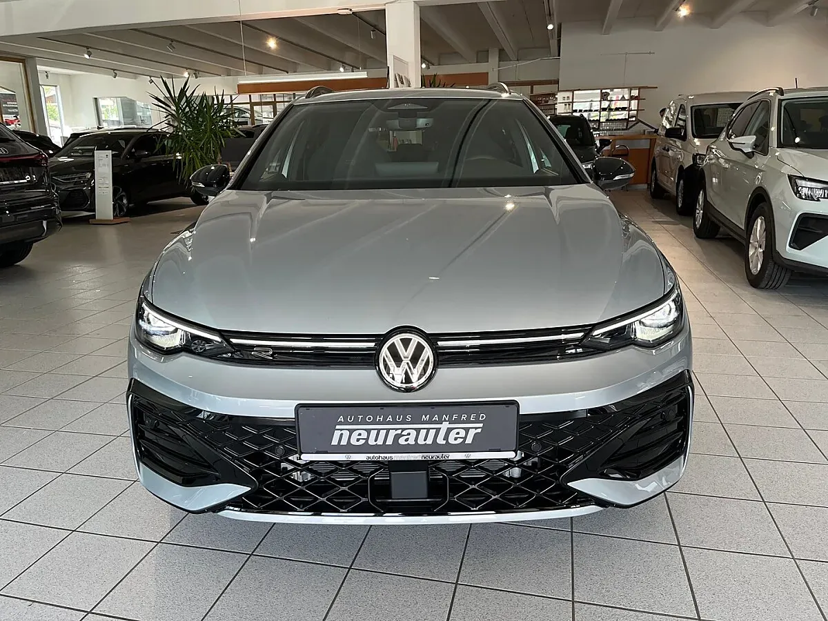 Volkswagen Golf 2026 photo 2