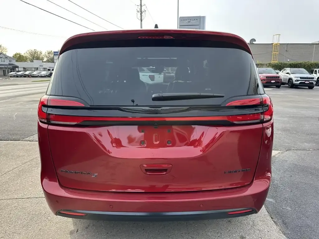 Chrysler Pacifica 2026 photo 5