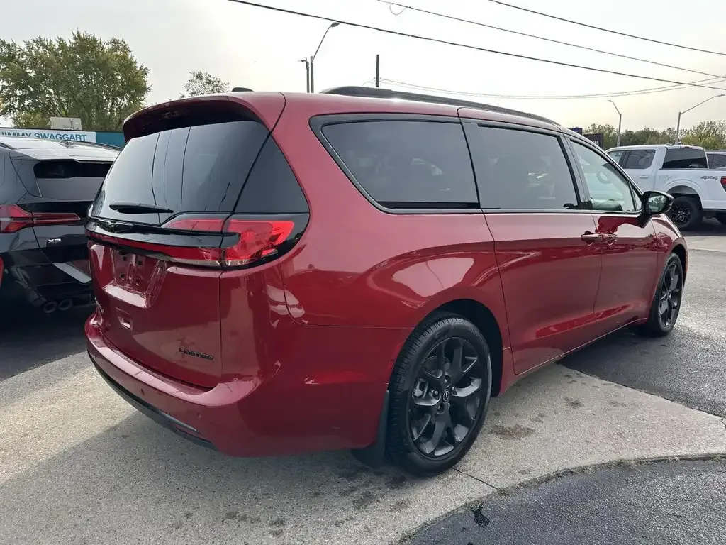 Chrysler Pacifica 2026 photo 4