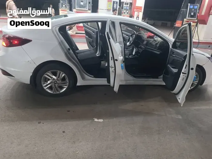 Hyundai Elantra 2020 photo 3
