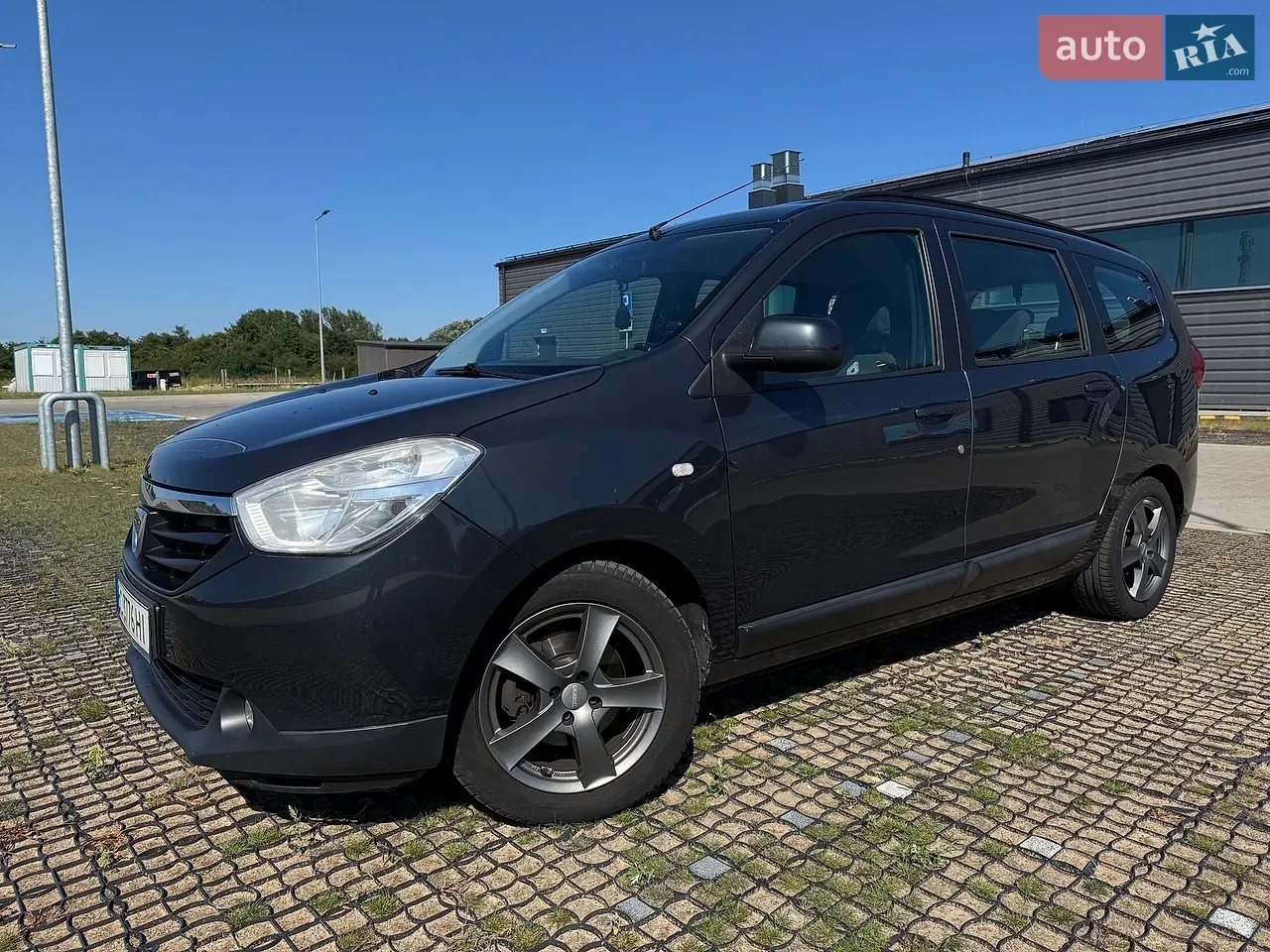 Dacia Lodgy 2012 photo 2