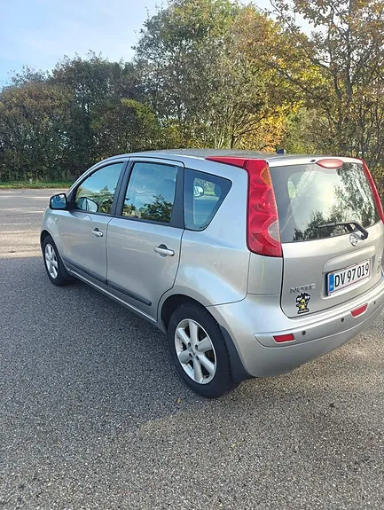 Nissan Note 2009 photo 5
