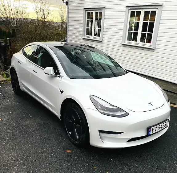 Tesla Model 3 2019 photo 4