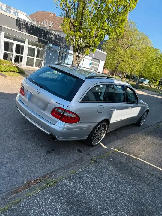Mercedes-Benz E320