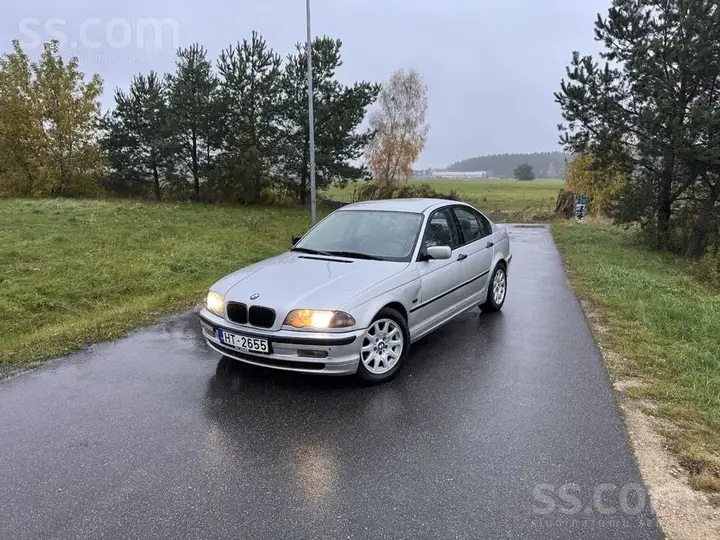 BMW 318I