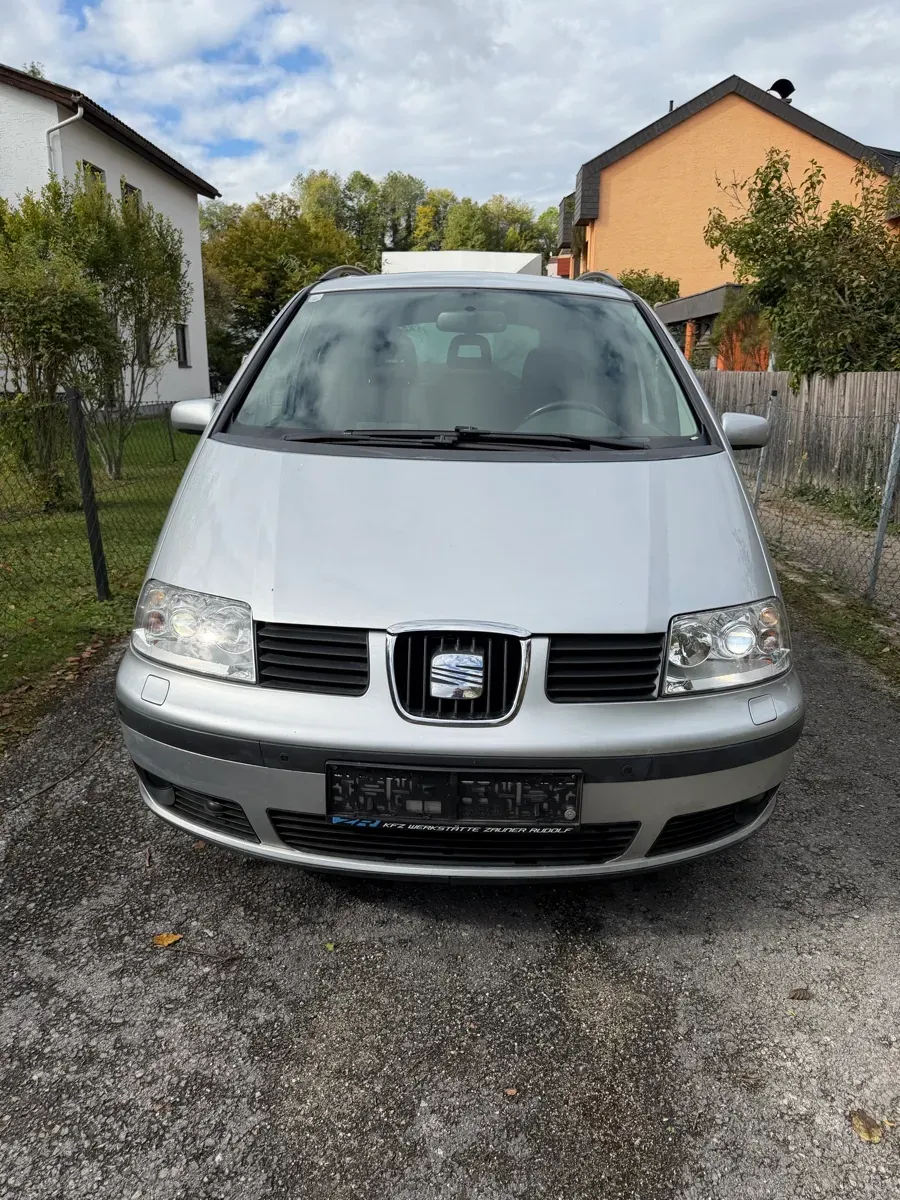 Seat Alhambra 2007 photo 2