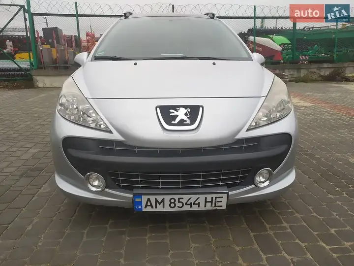 Peugeot 207 2009 photo 2