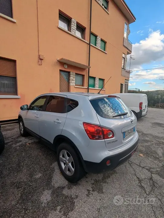 Nissan Qashqai 2010 photo 2