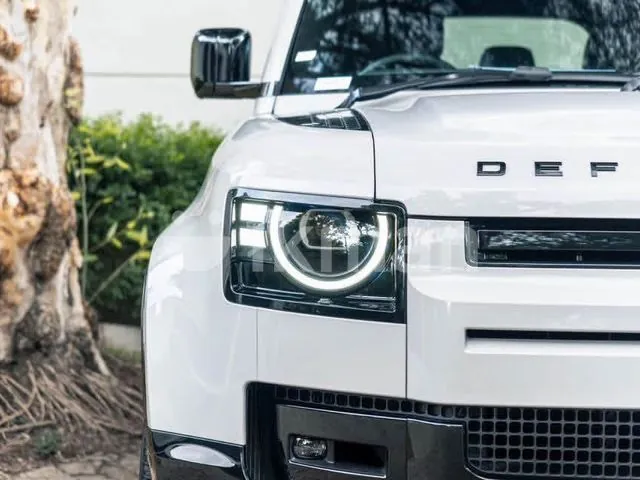 Land Rover Defender 2026 photo 4
