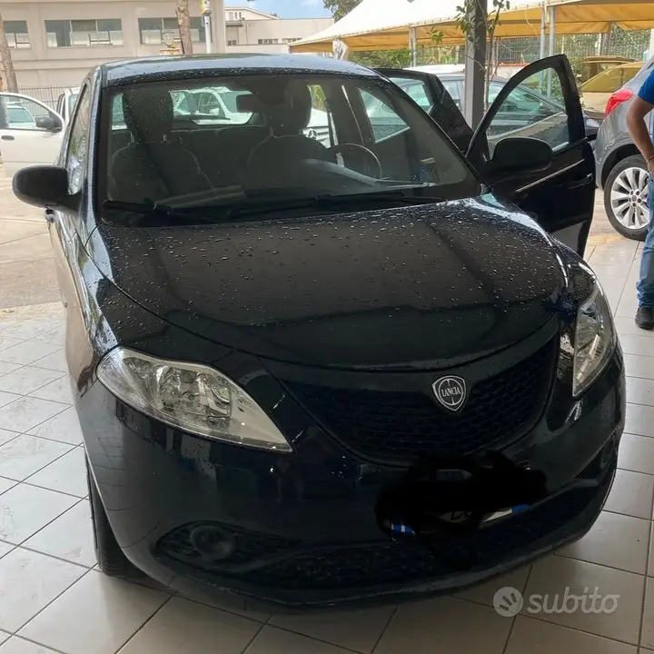 Lancia Ypsilon