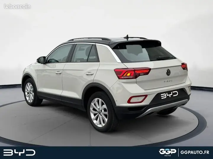 Volkswagen T-Roc 2024 photo 3
