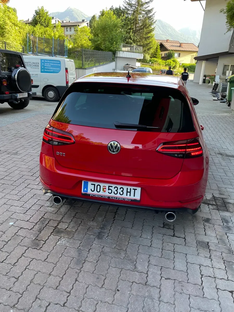 Volkswagen Golf 2017 photo 2