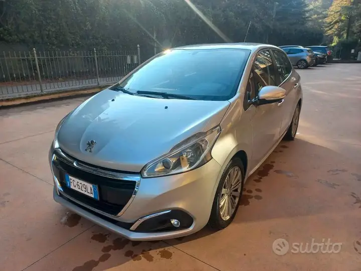 Peugeot 208 2016 photo 3