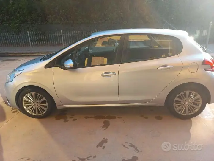 Peugeot 208 2016 photo 4