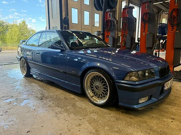 BMW M3 1997 photo 2