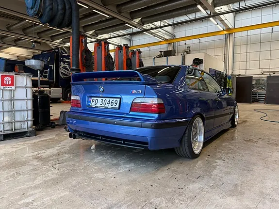 BMW M3 1997 photo 3