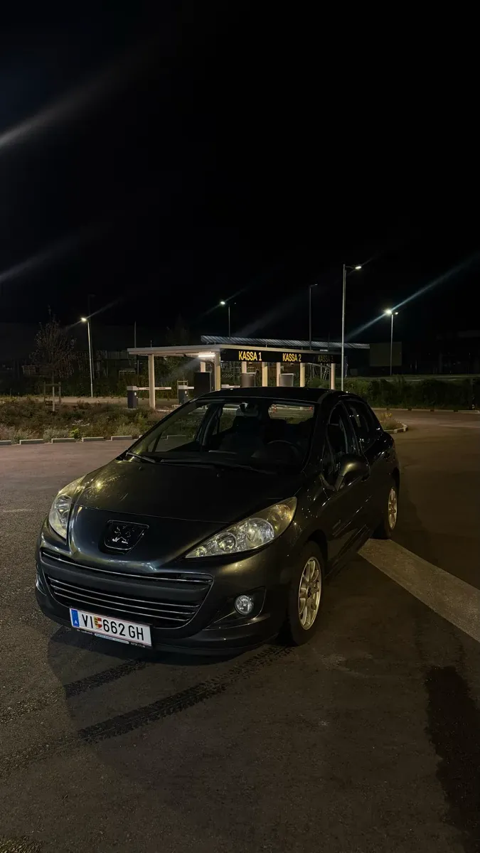 Peugeot 207 2010 photo 3