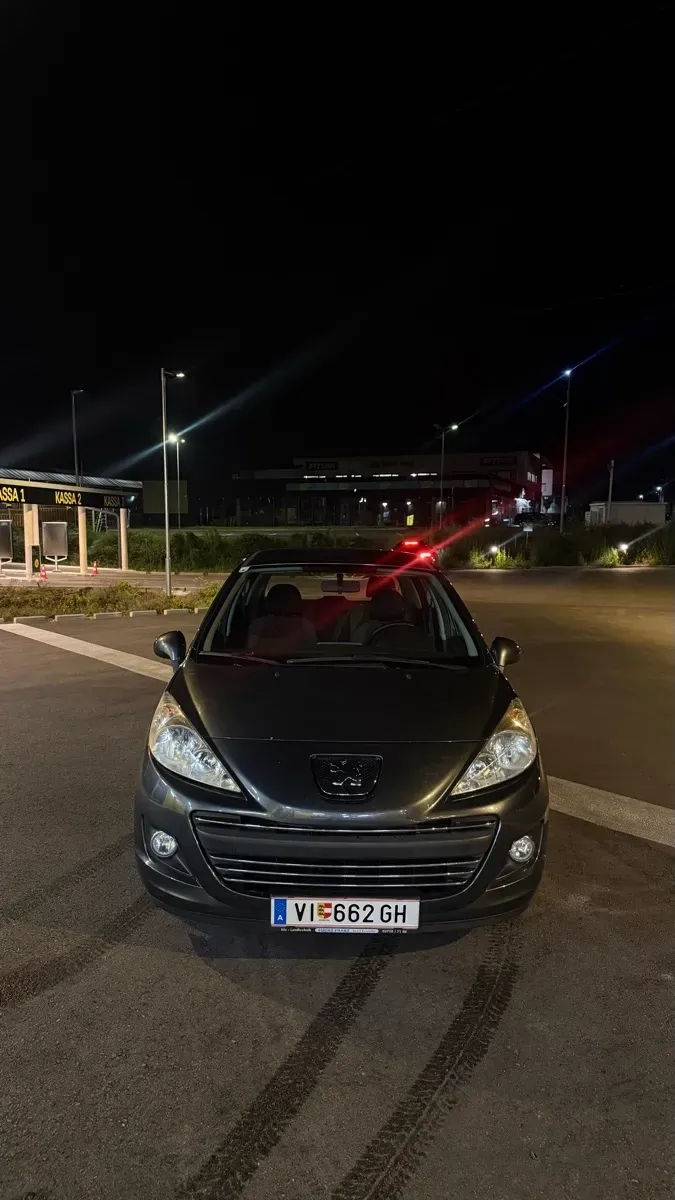 Peugeot 207 2010 photo 2