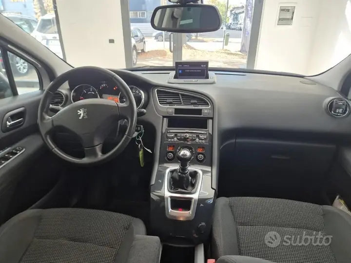 Peugeot 5008 2012 photo 3