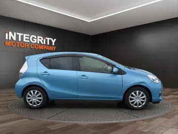 Toyota Aqua 2014 photo 3