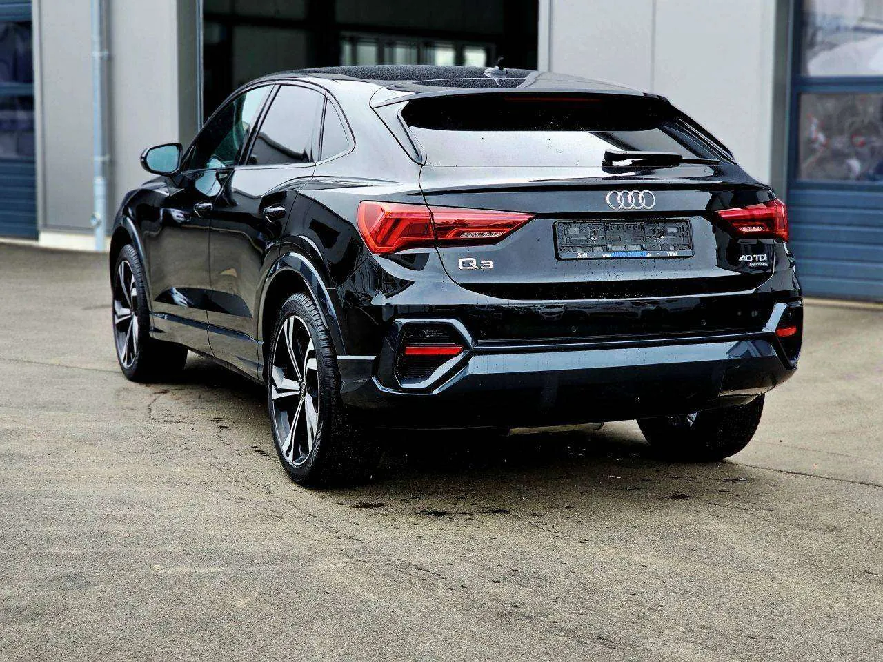 Audi Q3 2023 photo 3