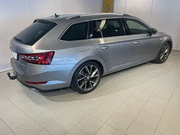 Skoda Superb 2017 photo 4
