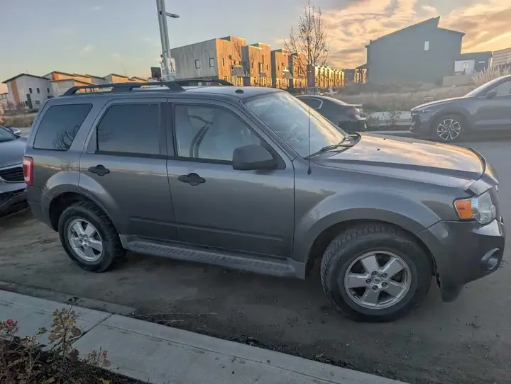 Ford Escape 2009 photo 2