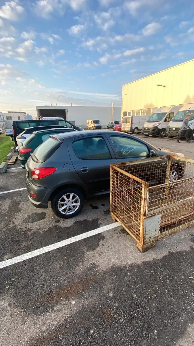 Peugeot 206 2012 photo 3