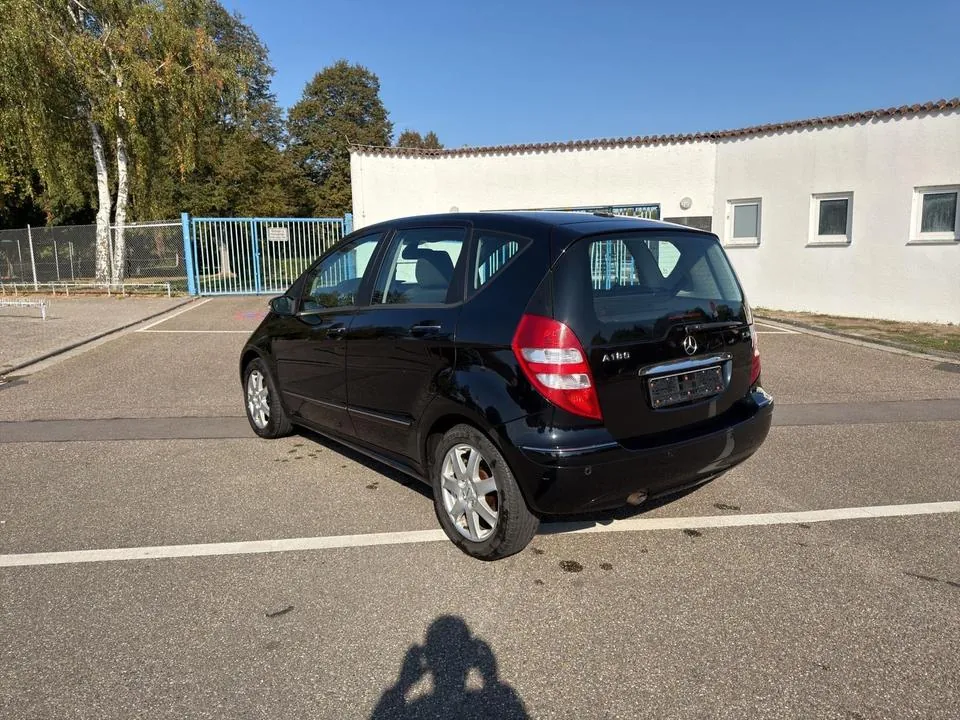 Mercedes-Benz A180