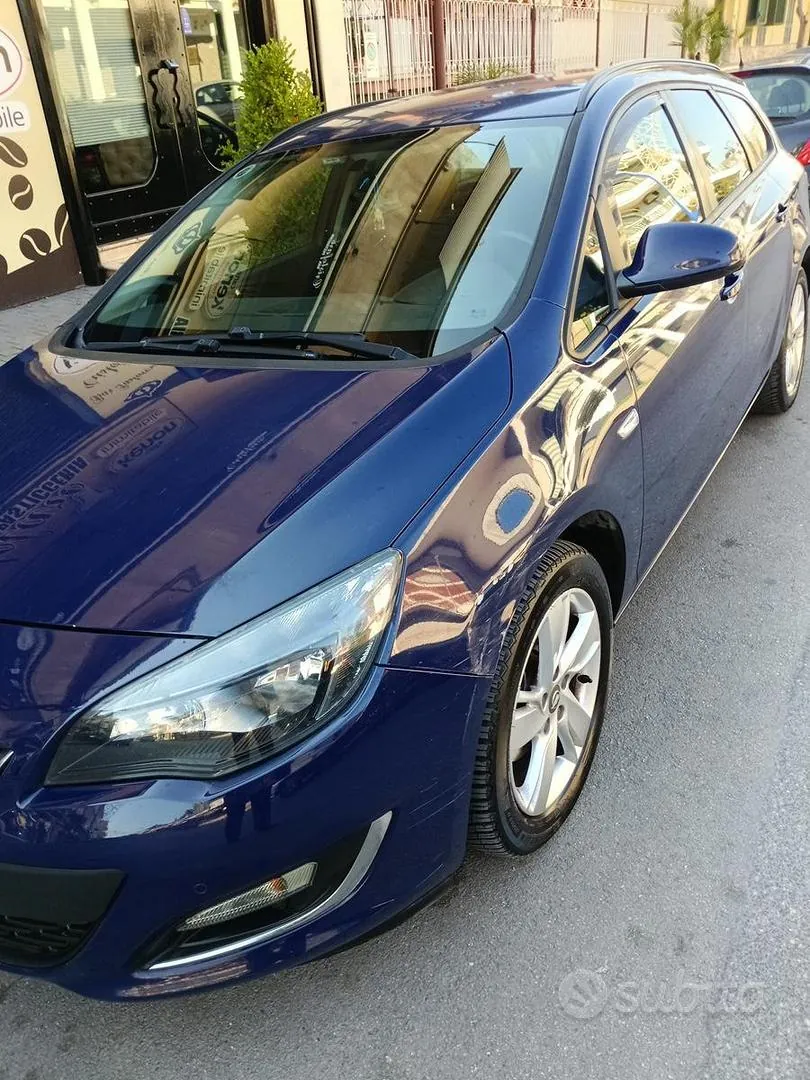 Opel Astra 2013 photo 2