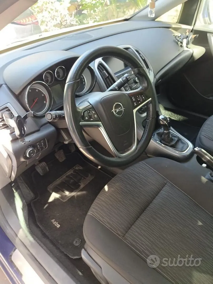 Opel Astra 2013 photo 4