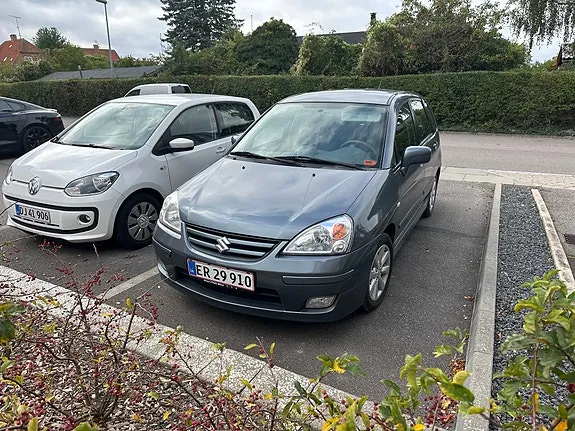 Suzuki Liana
