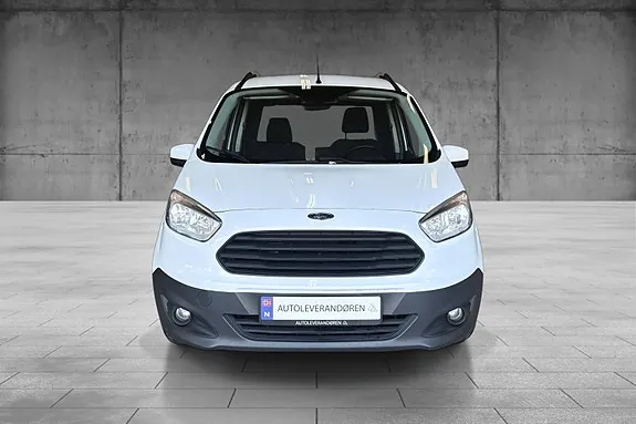 Ford Transit Courier 2016 photo 2