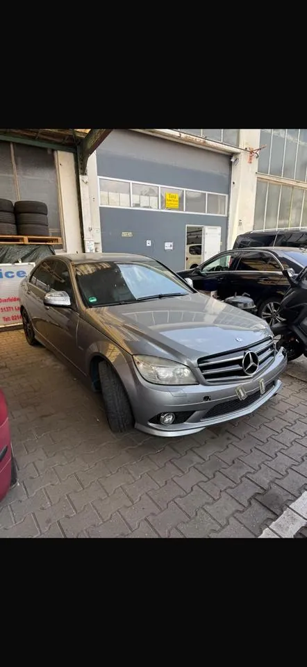 Mercedes-Benz W204