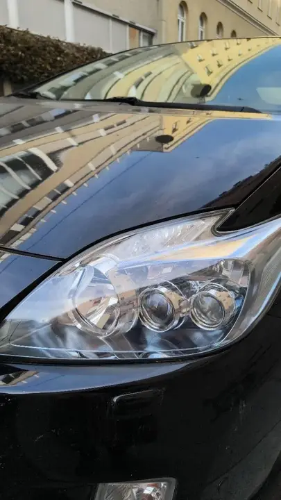 Toyota Prius 2011 photo 2