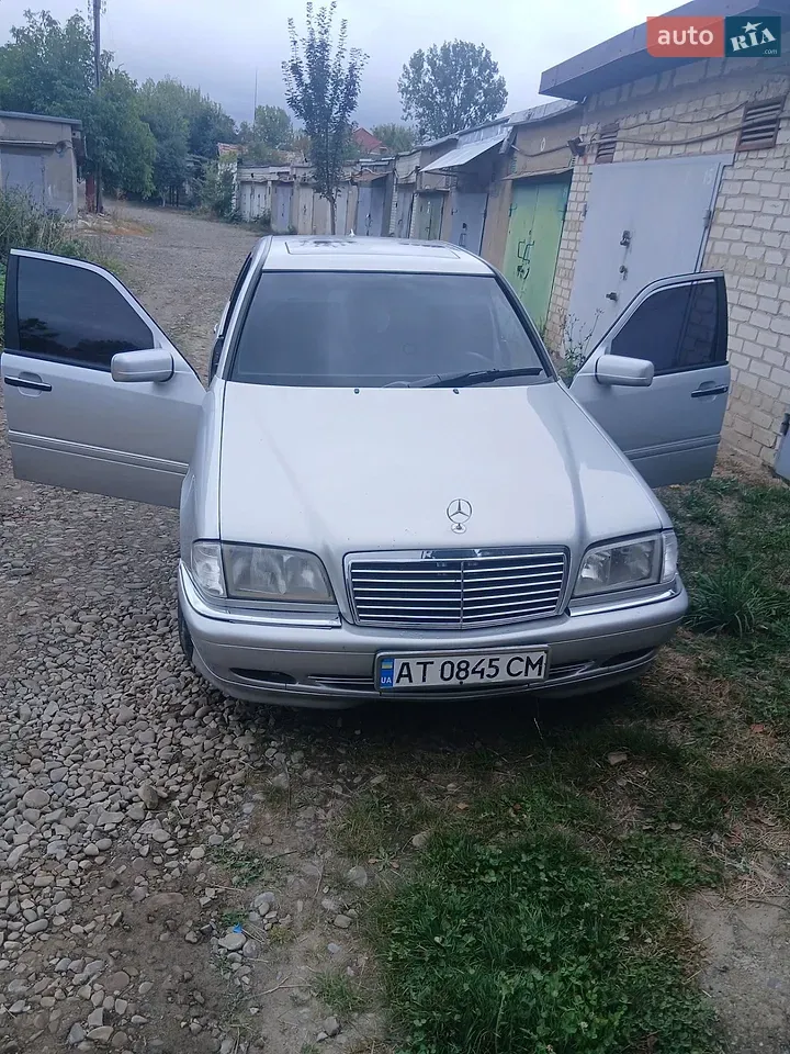 Mercedes-Benz C-Class 2000 photo 2