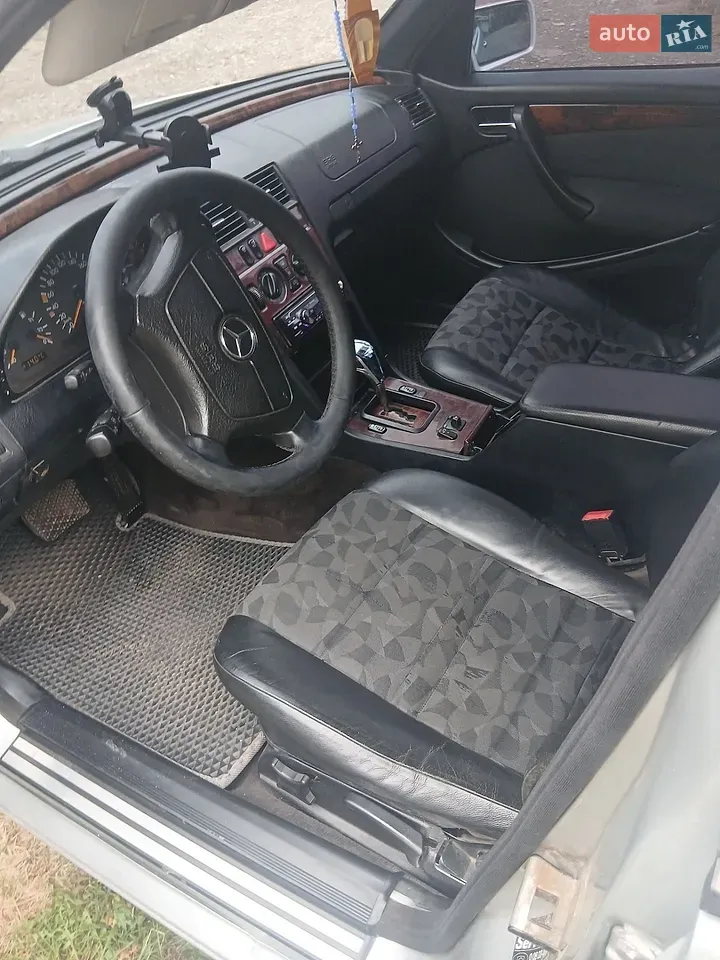 Mercedes-Benz C-Class 2000 photo 4