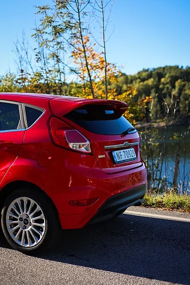 Ford Fiesta 2014 photo 2