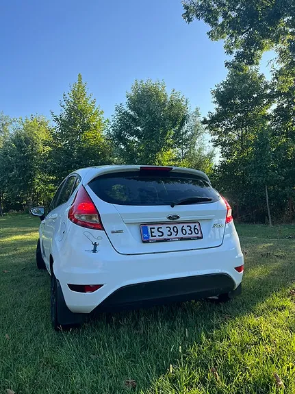 Ford Fiesta 2012 photo 3