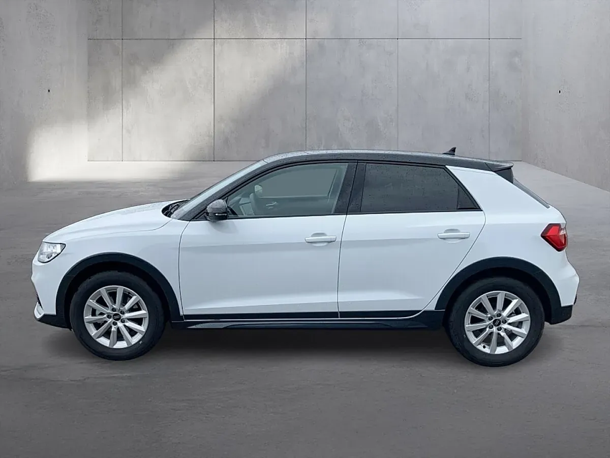 Audi A1 2025 photo 2