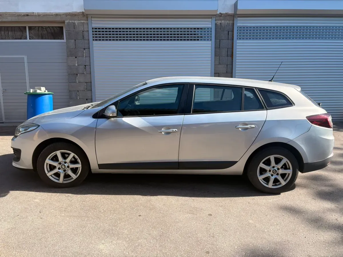 Renault Mégane 2014 photo 2