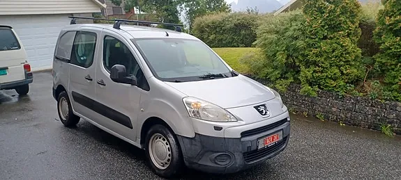 Peugeot Partner 2010 photo 2