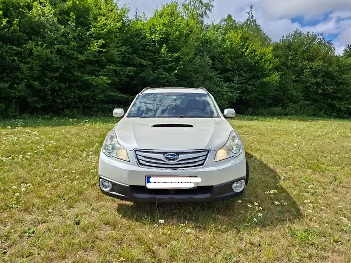 Subaru Outback 2010 photo 3
