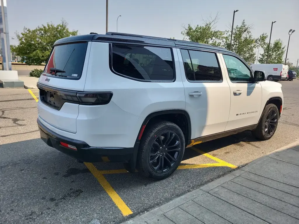 Jeep Grand Wagoneer 2026 photo 4