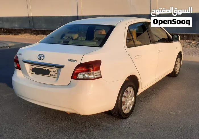 Toyota Yaris 2013 photo 4