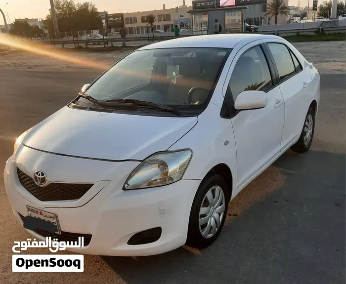 Toyota Yaris 2013 photo 3