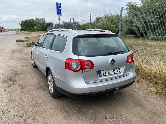 Volkswagen Passat 2009 photo 2