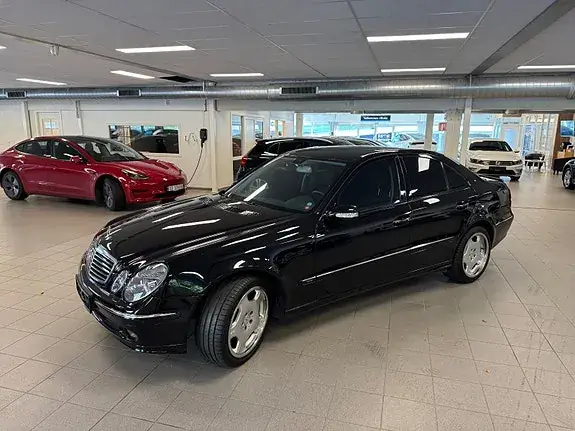Mercedes-Benz E 220 2004 photo 3