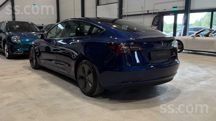 Tesla Model 3 2021 photo 2