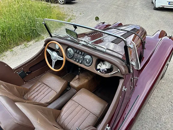 Morgan Plus 8 1975 photo 4